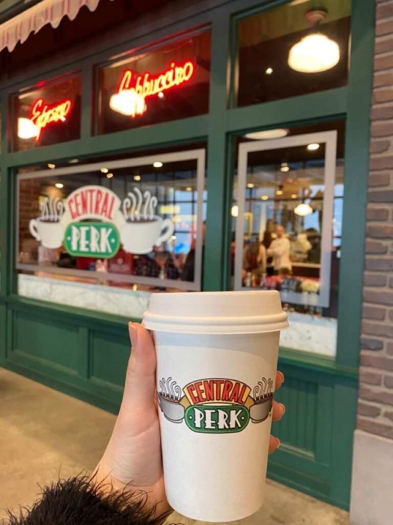 inside-view-central-perk-coffee-cafe-central-park